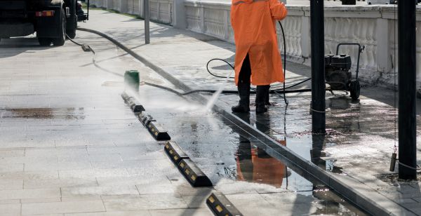 Parking Lot Pressure Washing in Richmond