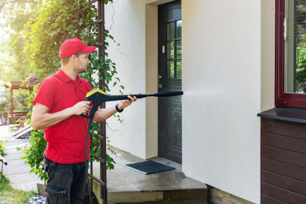 Building Exterior Cleaning in Richmond