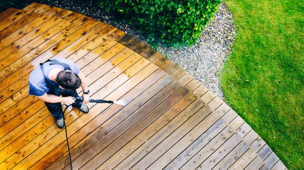 Cost of Deck Pressure Cleaning in Richmond