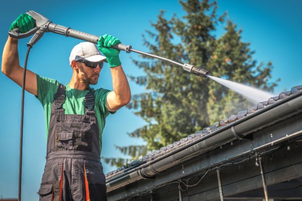 Gutter Jetting in Richmond