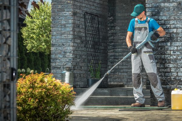 Cost of Outside House Cleaning in Richmond