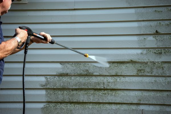 Cost of Vinyl Siding Power Washing in Richmond