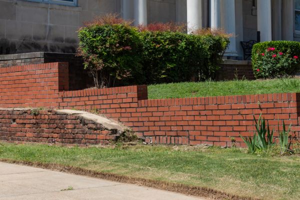 Retaining Wall Cleaning in Richmond