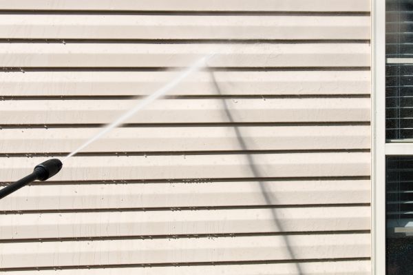 Apartment Power Washing in Richmond